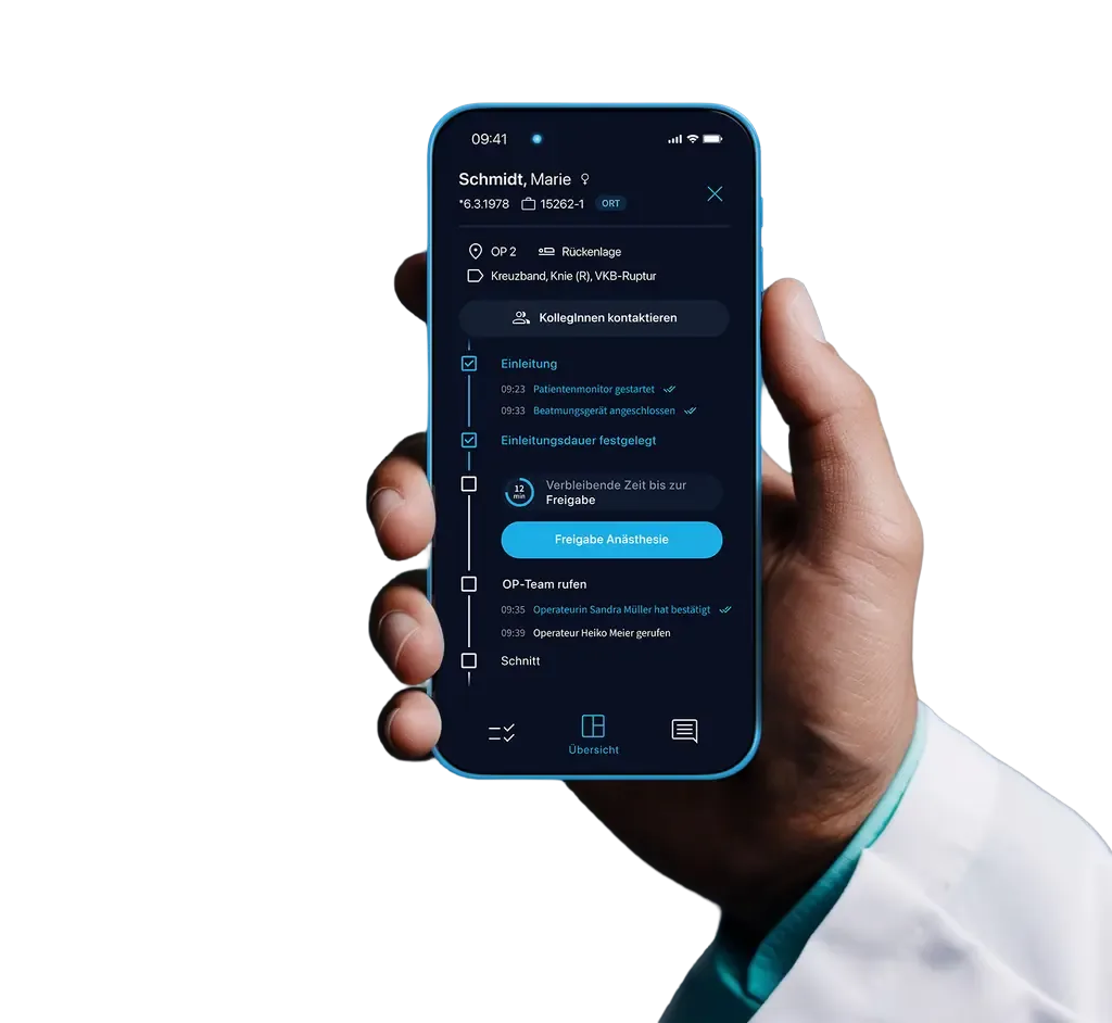Anästhesist mit dem sqior OP-Assistenten auf dem Smartphone